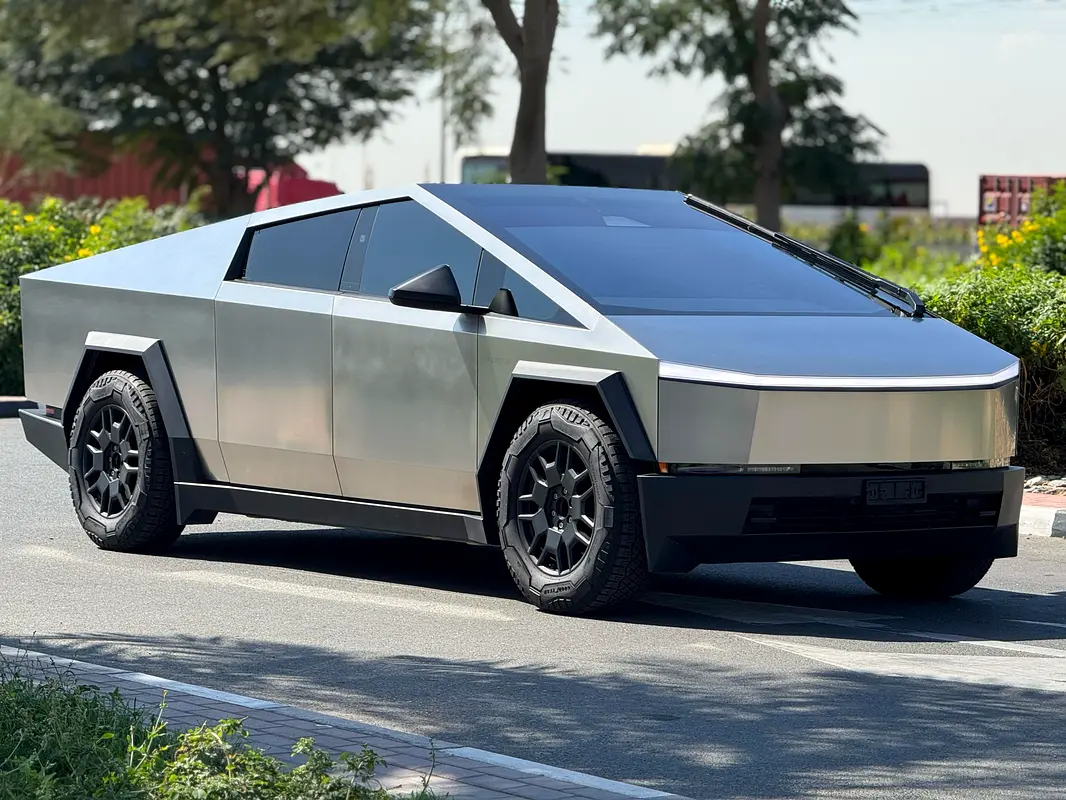 TESLA  2024