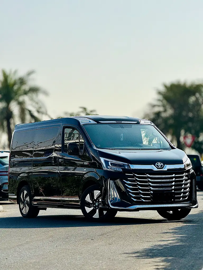 TOYOTA HIACE VAN 2025