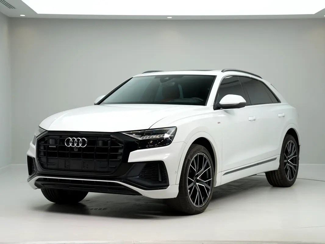 AUDI Q8 2022
