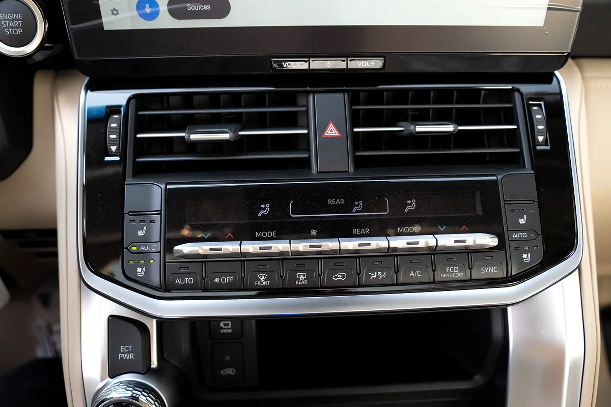 TOYOTA LAND CRUISER VXR 2026 - photo 7