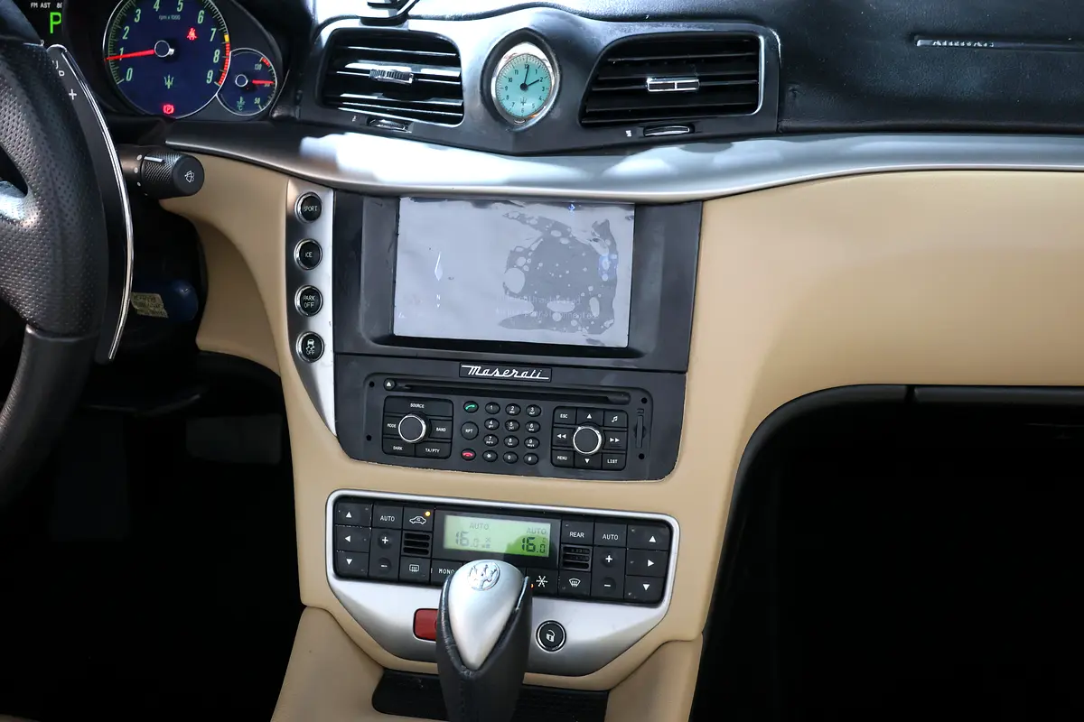 Maserati GranCabrio sport 2015 - photo 8