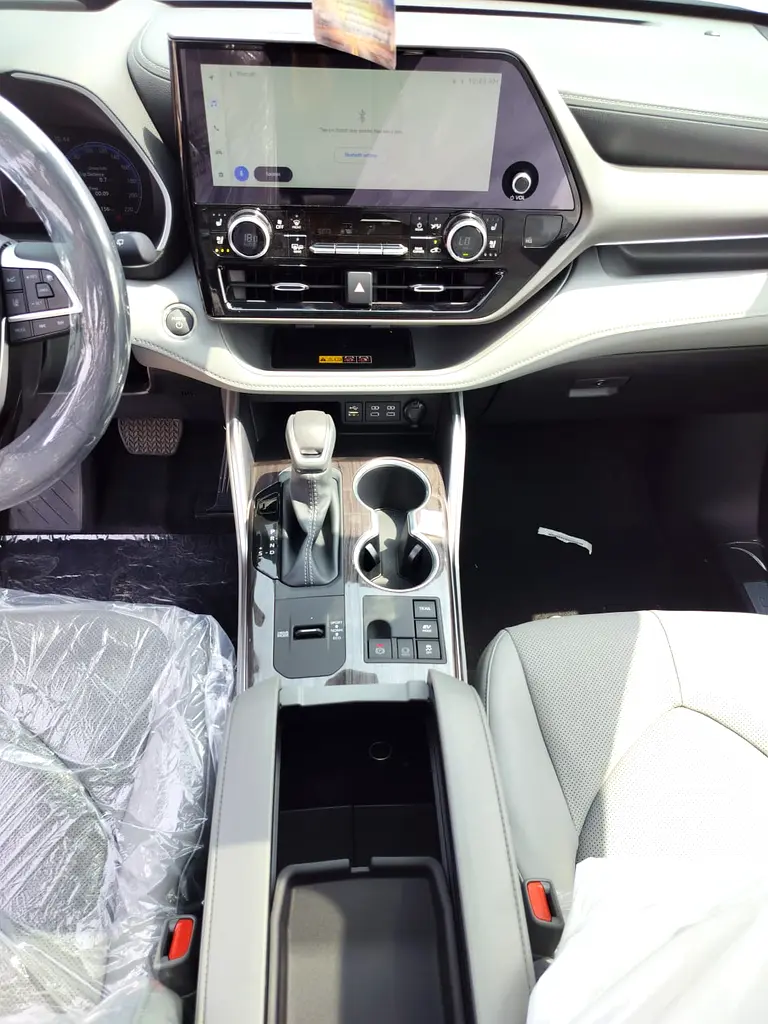 TOYOTA HIGHLANDER LIMITED HYBRID 2026 - photo 12
