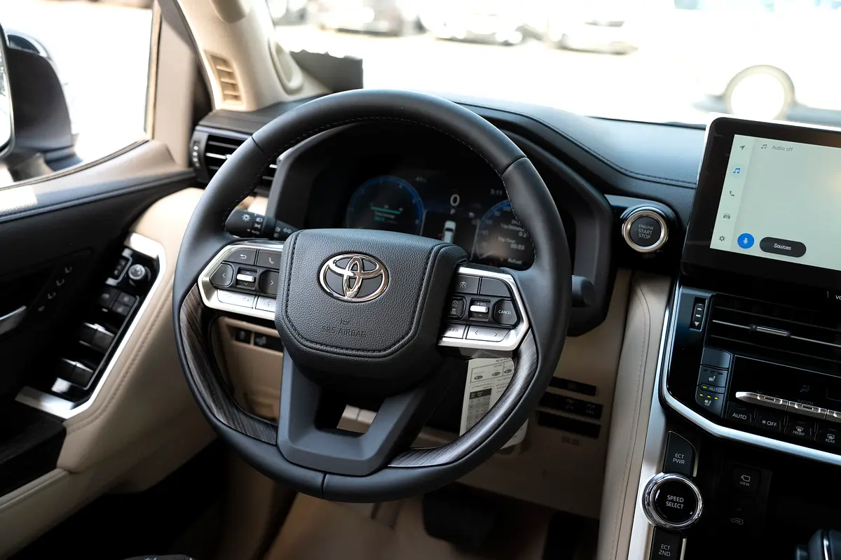 TOYOTA LAND CRUISER VXR 2026 - photo 9