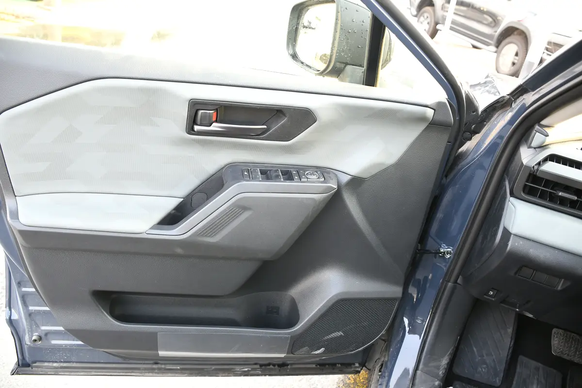 TOYOTA RAV4 Adventure 2026 - photo 4